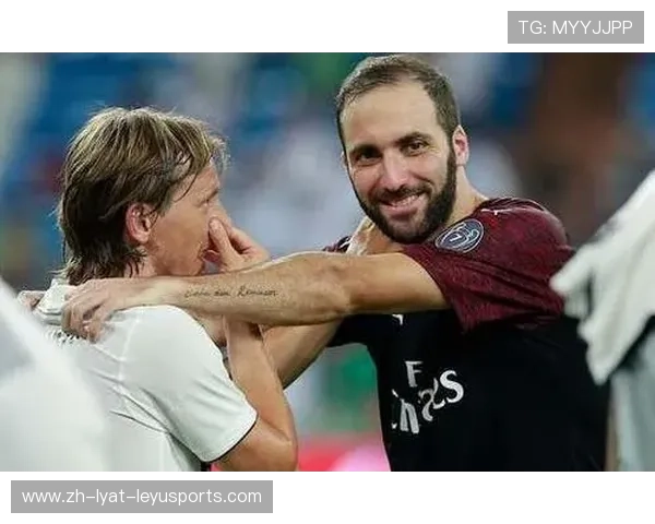 足球转会窗期间俱乐部应如何高效管理引援与球员流动策略